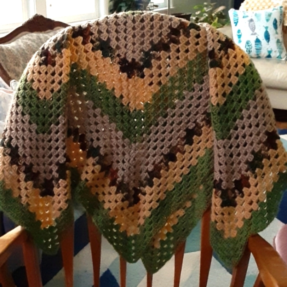 Granny Square handcrafted crocheted afghan Soft yarn lovely Earth colors NEW